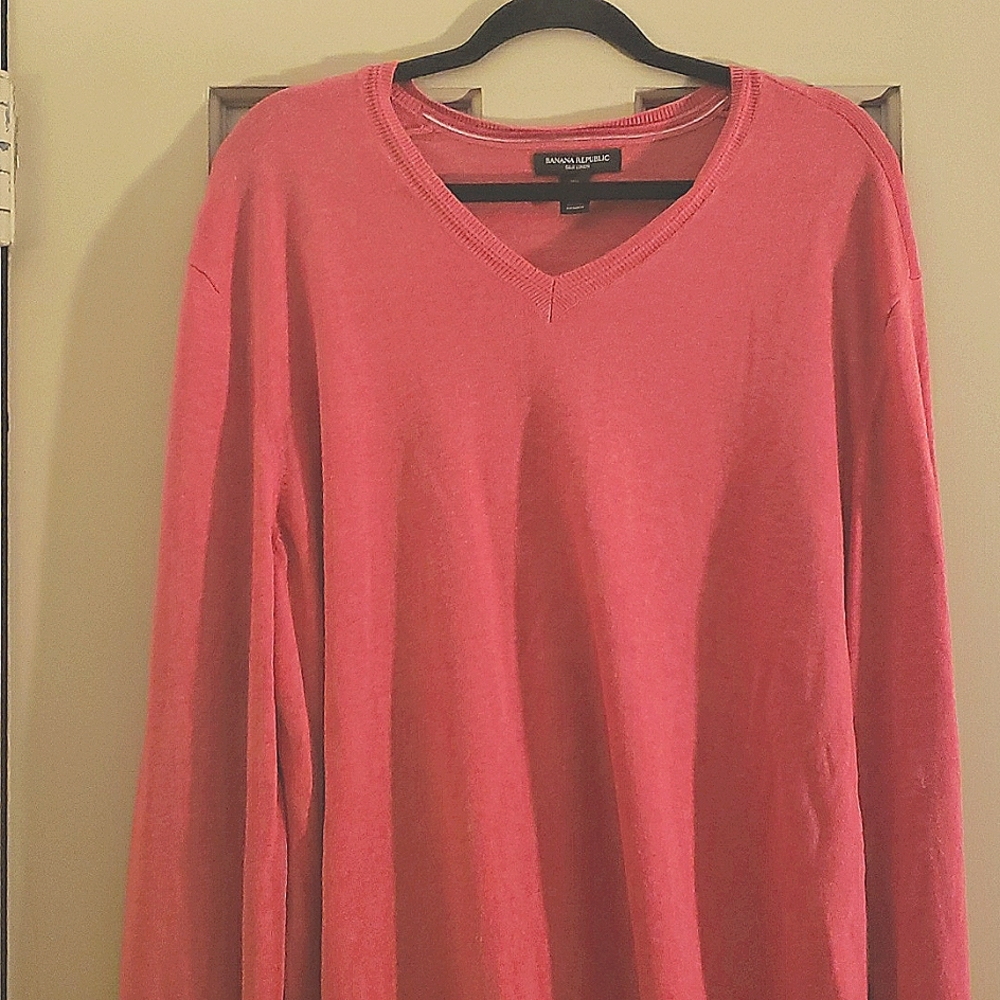 Banana Republic Coral V Neck Silk & Linen Sweater